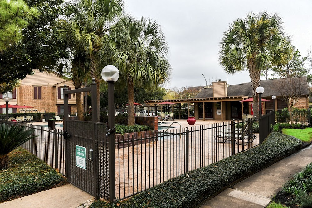 Westborough Crossing Apartments