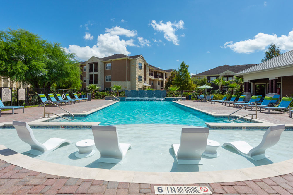 Oak Park Trails Apartments in Katy