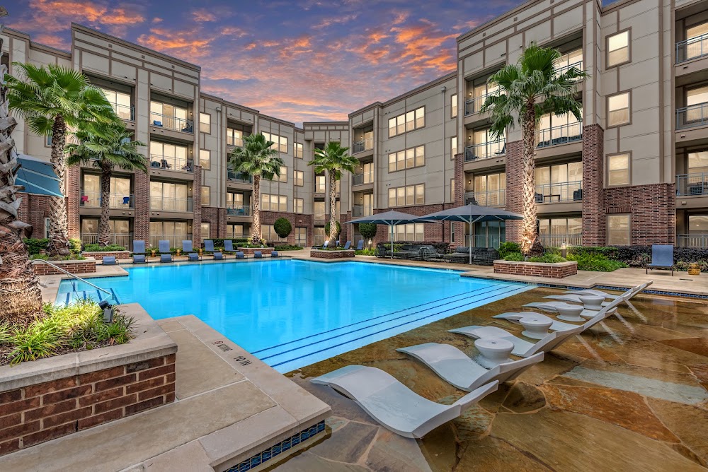 HiLine Heights Apartments
